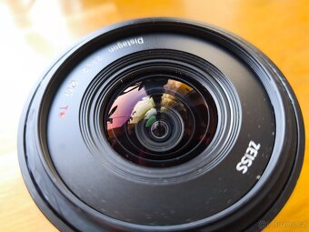 Pevný objektiv CARL ZEISS Touit 12 mm f2,8 pro Sony E - 2