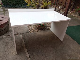 Pracovní stůl s kontejnerem - 2