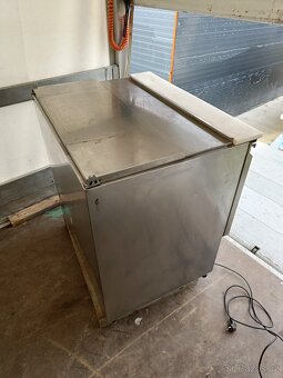 Prodám chlazený stůl saladeta - 2