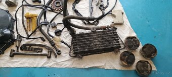 Kawasaki GPZ 1100 díly - motor - 2