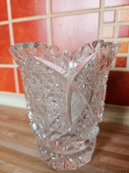 broušená váza Bohemia Crystal - nízká - 2