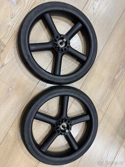 Zadní kola Bugaboo fox5 - 2