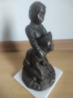 starožitná soška chlapec a pes - 2