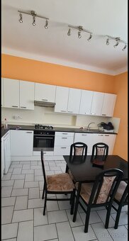 PRONÁJEM BYTU 3+1 v RD v HRADCI KRÁLOVÉ VĚKOŠE - 2