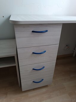 Stůl se skříňkou s šuplíky - 2