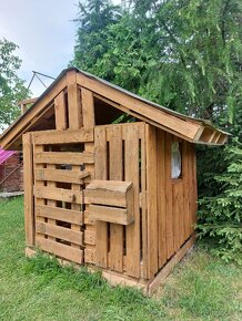 Dětský domeček z palet - 2