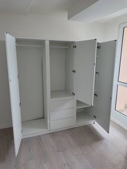 šatní skříň - 2