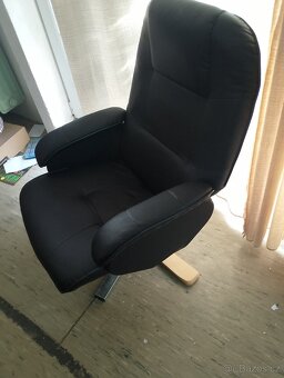Černé křeslo otočné - 2
