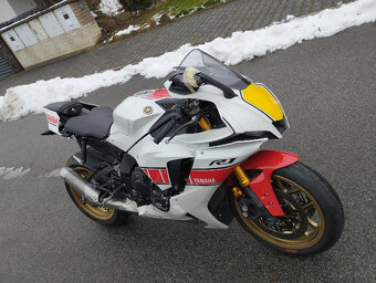 Yamaha YZF-R1 2022 - 2