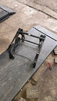 Sedadlo spolujezdce DUCATO 250 rám sedadla - 2