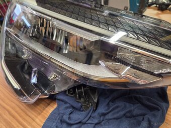Světlomet přední pravý Arkana - 2