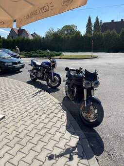 TRIUMPH 1 050 ST - 2