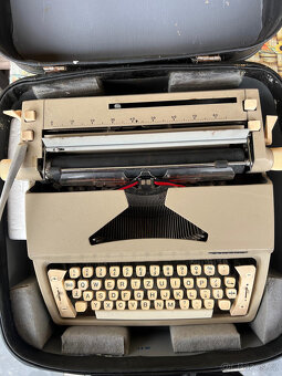 Psací stroj Consul - 2