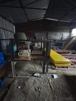 Pracovní, kancelářský stůl - 2