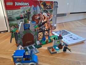 Lego Juniors 10758- Útěk T.rexe - 2