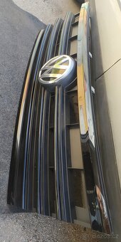 VW Touareg 3 760 cierna maska Touareg III - 2