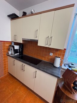 Prodám kuchyň včetně myčky AEG a výsuvné digestoře Whirlpool - 2