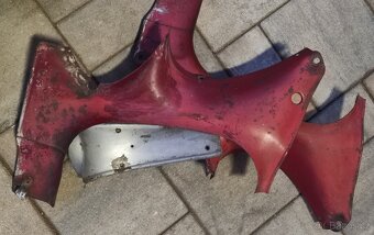 Jawa 250/353 podsedlové plechy třídílné - 2