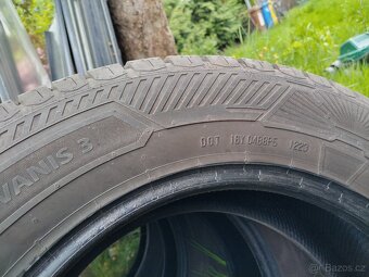 Pneu 215/65 R16 - 2