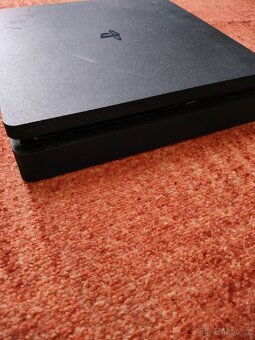 Prodávám PlayStation 4 slim 1TB - 2