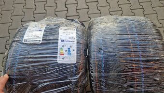 Celorocni pneu Continental 205/55 r16 - 2