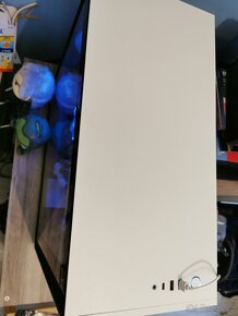 NZXT H710 case - 2