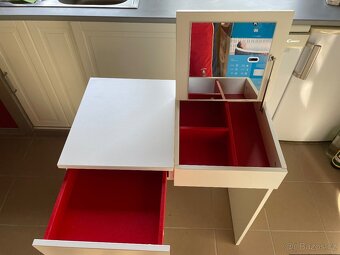Kosmetický stolek Ikea - 2