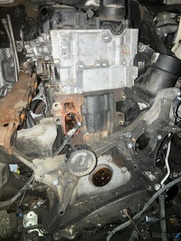 MERCEDES 2.2CDI Hlava válců motor 651 A6510101120 - 2