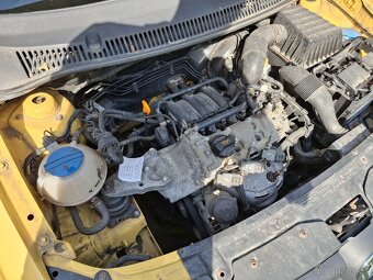 VW FOX - 2