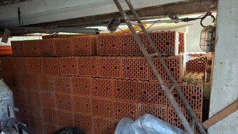 Prodam dute cihly 30x25x23,5 - 2
