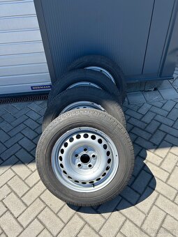 Sada - letní - plechových disků VW 5x130 - 205/65 R16C - 2