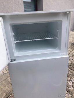 Vestavná lednice chladnička s mrazákem - 2