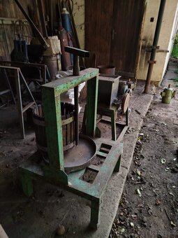 Lis na ovoce a šroťák na ovoce - 2
