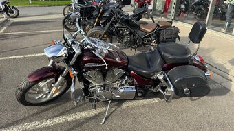 Honda VTX 1300C (USA, r.v. 2007, 18 602 mil / cca 29 763 km) - 2
