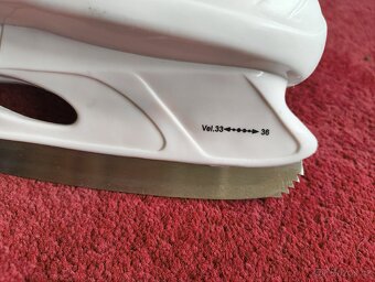 Lední brusle dívčí vel. 33-36 - 2