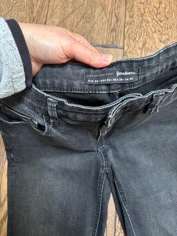 Dámské tmavě šedé džíny Stradivarius, vel. 36 - 2