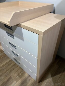 Přebalovací pult s komodou - 2