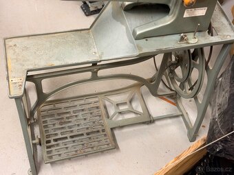 Ramenový šicí stroj Adler 30-7 - 2