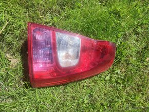 Zadní světla Logan - 2