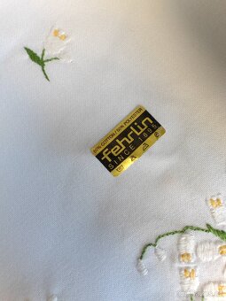 Roztomilé vyšívané ubrousky Konvalinky. - 2