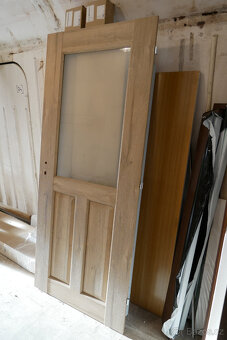 80 pravé dveře - 2