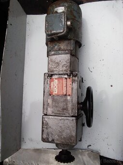 Elektromotor s prevodovkou variator - 2