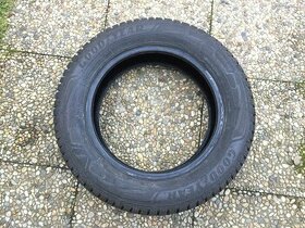 1 ks zimní pneu Goodyear 185/65/15 UG9+ DOT 2322 - 2