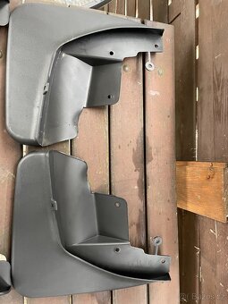 Zasterky, lapace necistot Jeep - 2