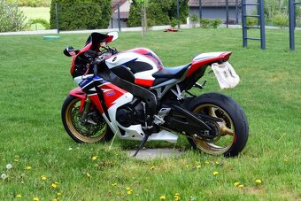 CBR1000RR Fireblade SC59 (r.v. 2009) - 2