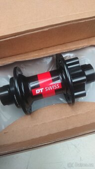 Přední náboj DT SWISS 240s - 2