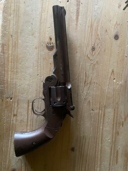 revolver po sberateli - 2