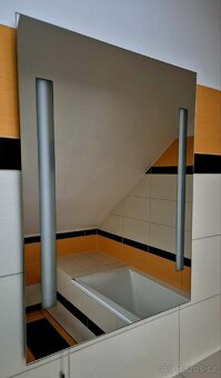 Koupelnové zrcadlo 60x80 cm s osvětlením - 2