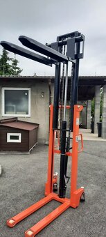 Vysokozdvižný paletový vozík ruční na 2000kg - 2