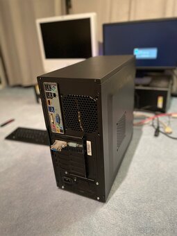 Počítač 16 GB RAM, GTX 460, 500 GB SSD, i3 - 2